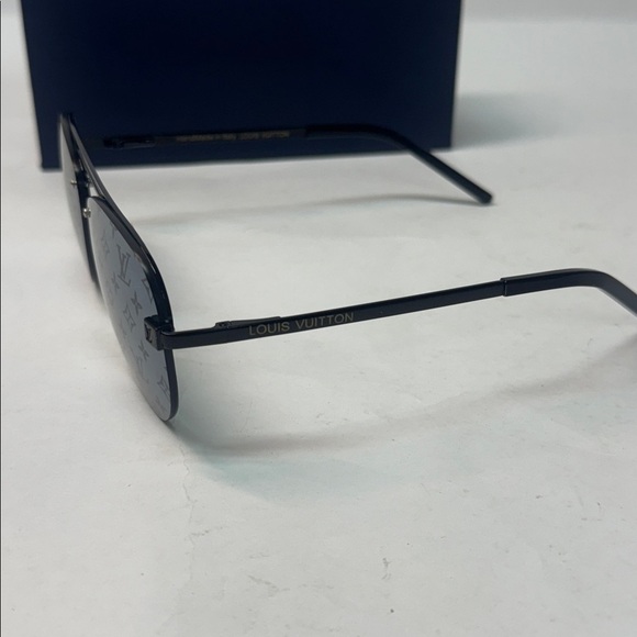 Like New Designer LV Monogram Sunglasses Men’s Louis Vuitton GLASSES - Picture 2 of 6